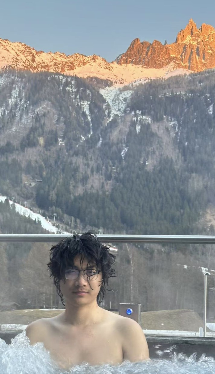 Qiaochu Wang's Profile Photo